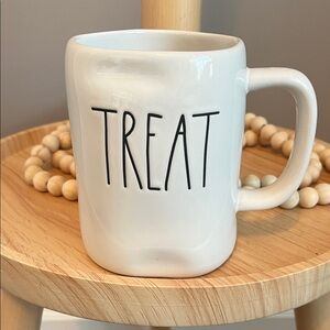 ⭐️⭐️ PICK 5 / $20 Rae Dunn Cream Mug - TREAT